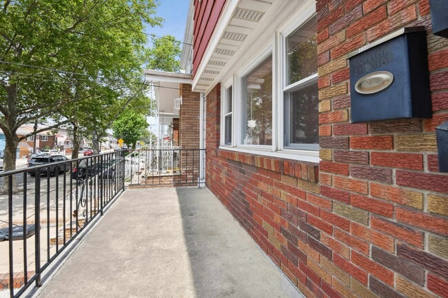 Building Photo - 350 Cator Ave