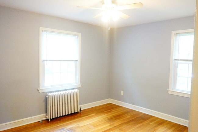 Building Photo - 8409 Greenwood Ave