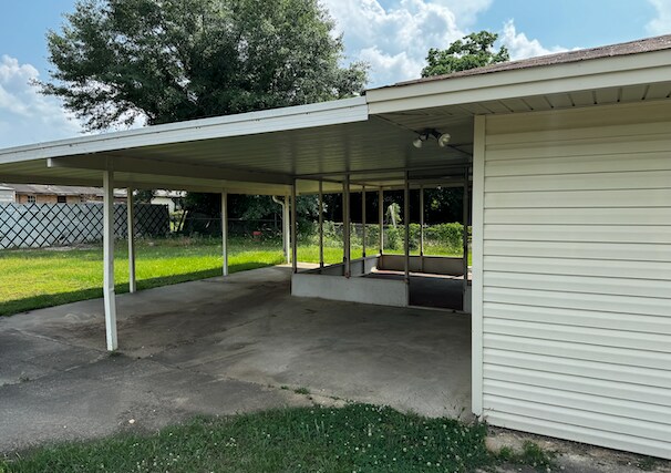 Building Photo - 940 Pebblebrook Dr