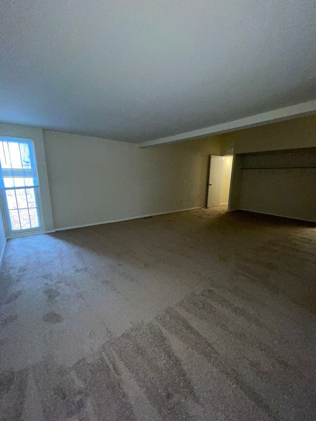 Building Photo - 5900 Patterson Ave
