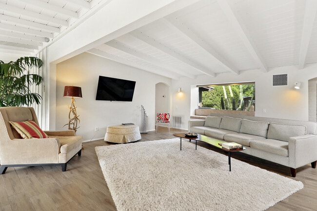 Building Photo - 261 Cordoba Way