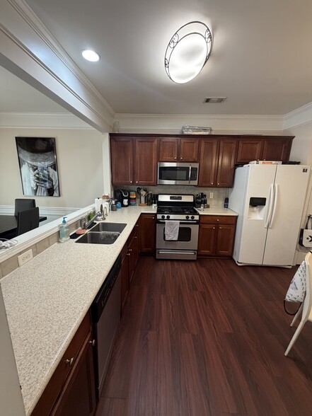 Building Photo - 115 Finchley Dr