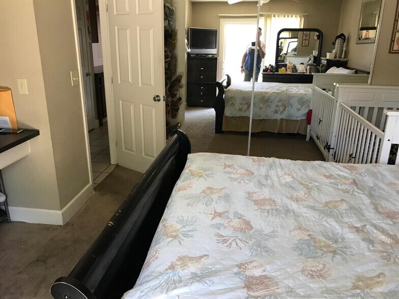 New Hardwood Flooring through out - 10178 Crawford Way