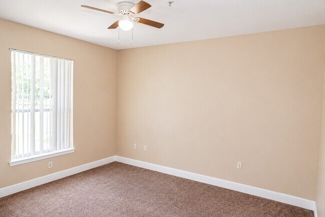 Building Photo - 3701 Castle Pines Ln