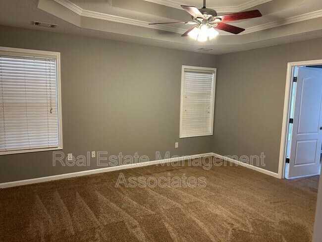 Building Photo - 648 Lynchburg St