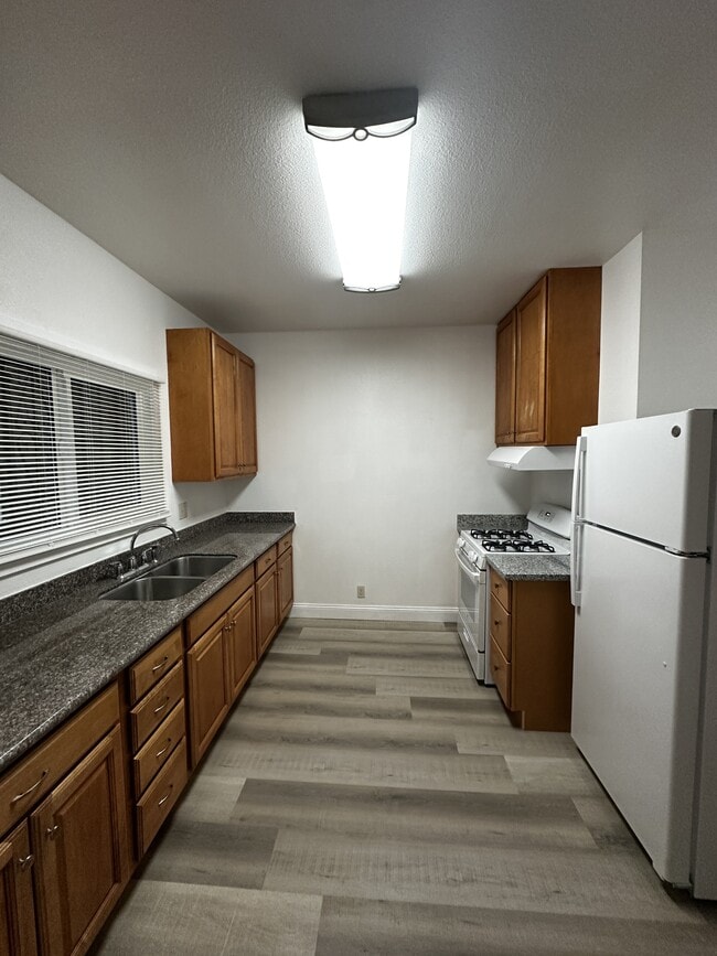 Building Photo - 2806 Adeline St