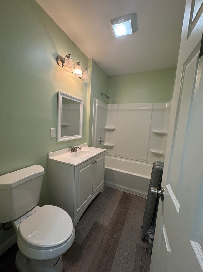 Building Photo - Kenyon Street