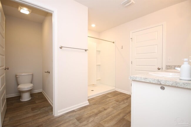 Building Photo - 10589 Queens Gate Cir