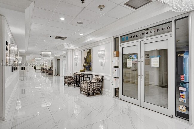 Building Photo - 1717 N Bayshore Dr