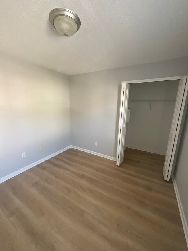 Building Photo - 28862 Cullen Dr
