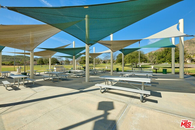 Building Photo - 4566 Via Del Rancho