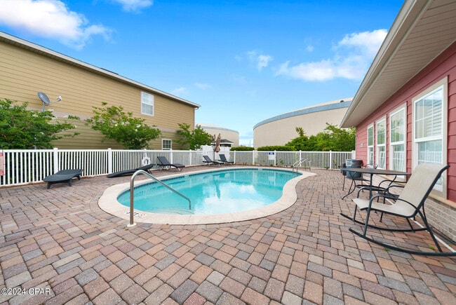 Building Photo - 7207 Quail Hollow Dr