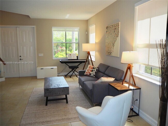Building Photo - 1535 Sandpiper Cir