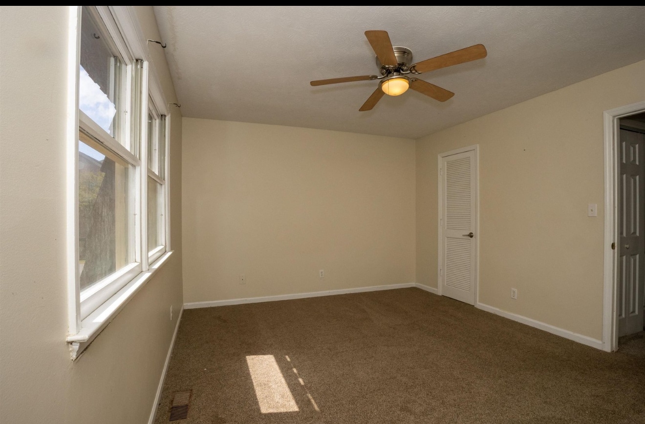 Back 2nd Floor bedroom - 1025 Carolina Rd