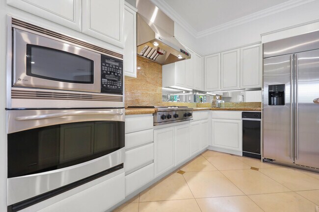 Building Photo - 75975 Gill Ct