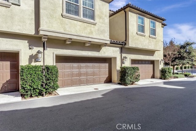 Building Photo - 13 Savannah