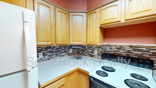 Building Photo - 1708 Sawyer Way