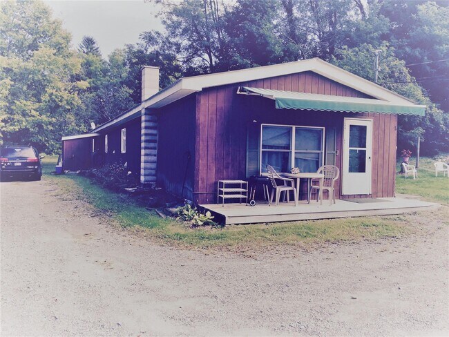 Building Photo - 8068 Albany Post Rd
