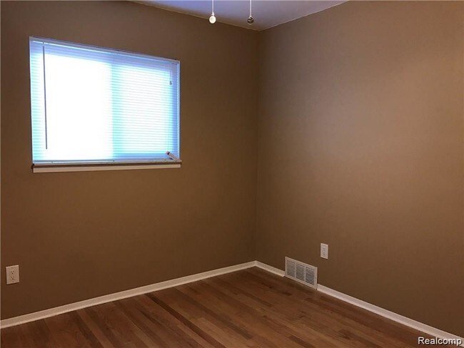 Building Photo - 35984 Scone St