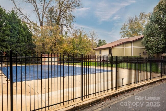 Building Photo - 7930 Charter Oak Ln