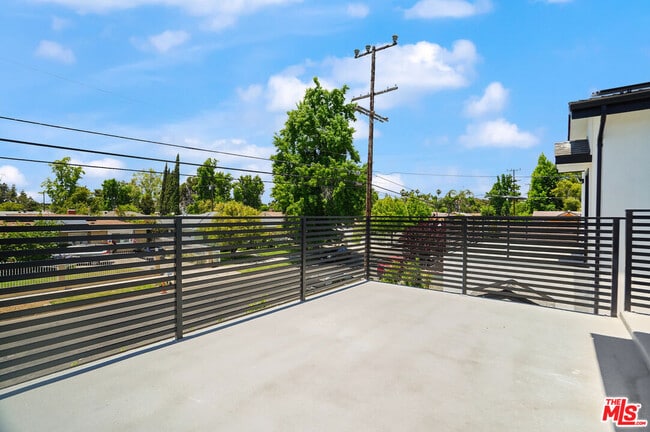Building Photo - 7642 Orion Ave