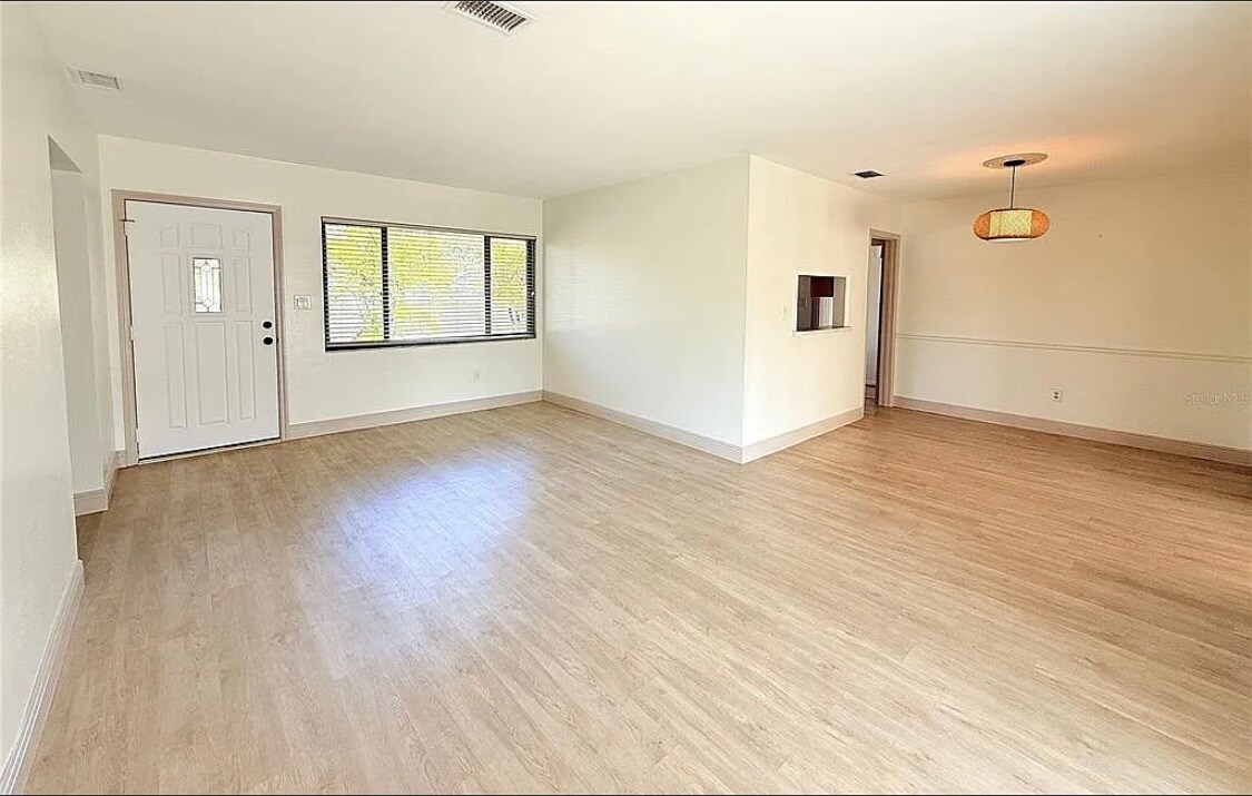 Living and dining rooms - 225 Cevera Dr