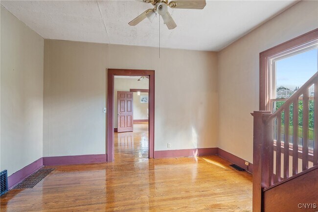 Building Photo - 518 E Brighton Ave