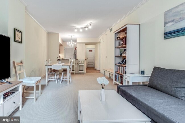 Building Photo - 631 D St NW