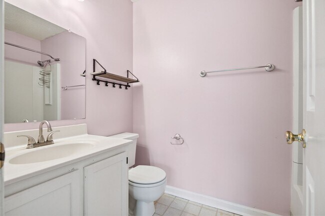 Building Photo - 128 Shady Spring Pl