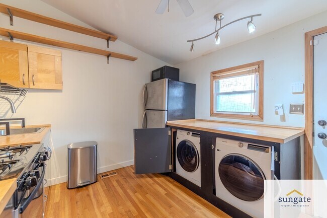 Building Photo - 1401 Cooksie St