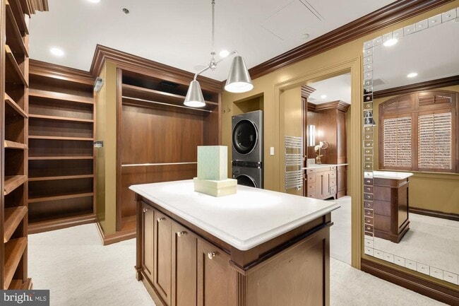 Building Photo - 622 Ponte Villas N