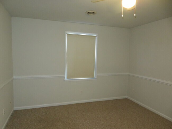 Building Photo - 7300 Claiborne Rd