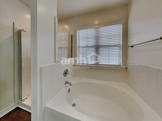 Building Photo - 3801 Cranwell Ct