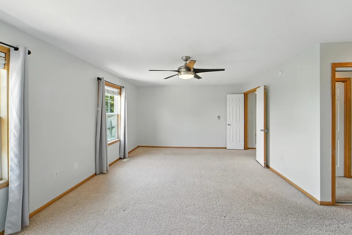 Building Photo - 277 S 79th St