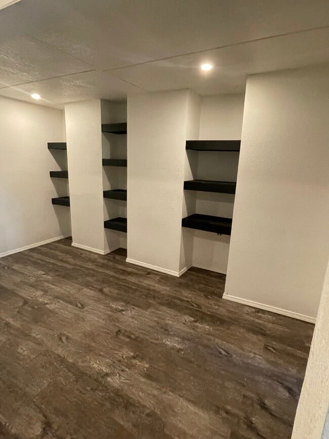 Building Photo - 1504 3rd Ave