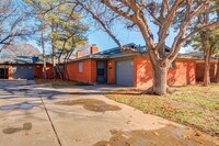 Building Photo - Wonderful 2 Bedroom 1.5 Bathroom Duplex!!!