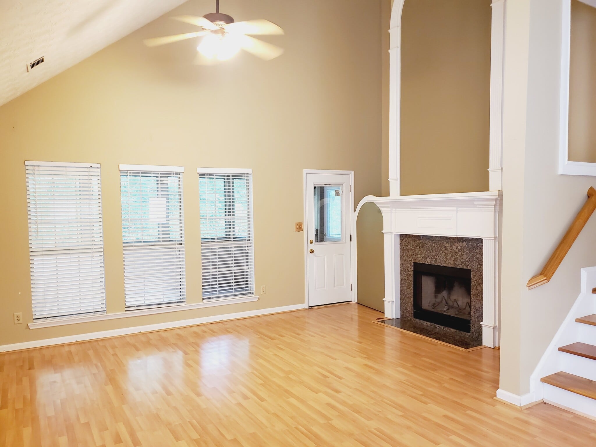 Building Photo - 8900 S Somerset Ln