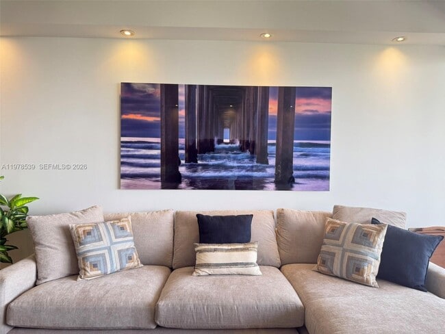 Building Photo - 251 Crandon Blvd