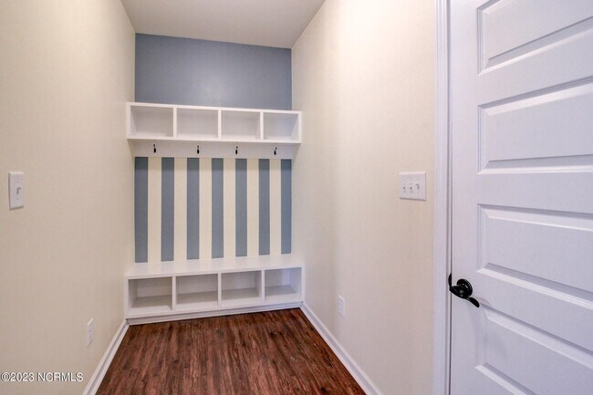 Building Photo - 262 Independence Blvd