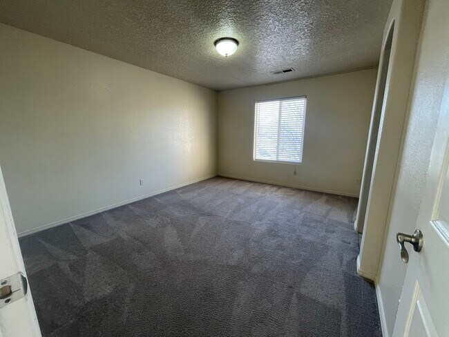 Building Photo - 9620 Sundoro Pl NW