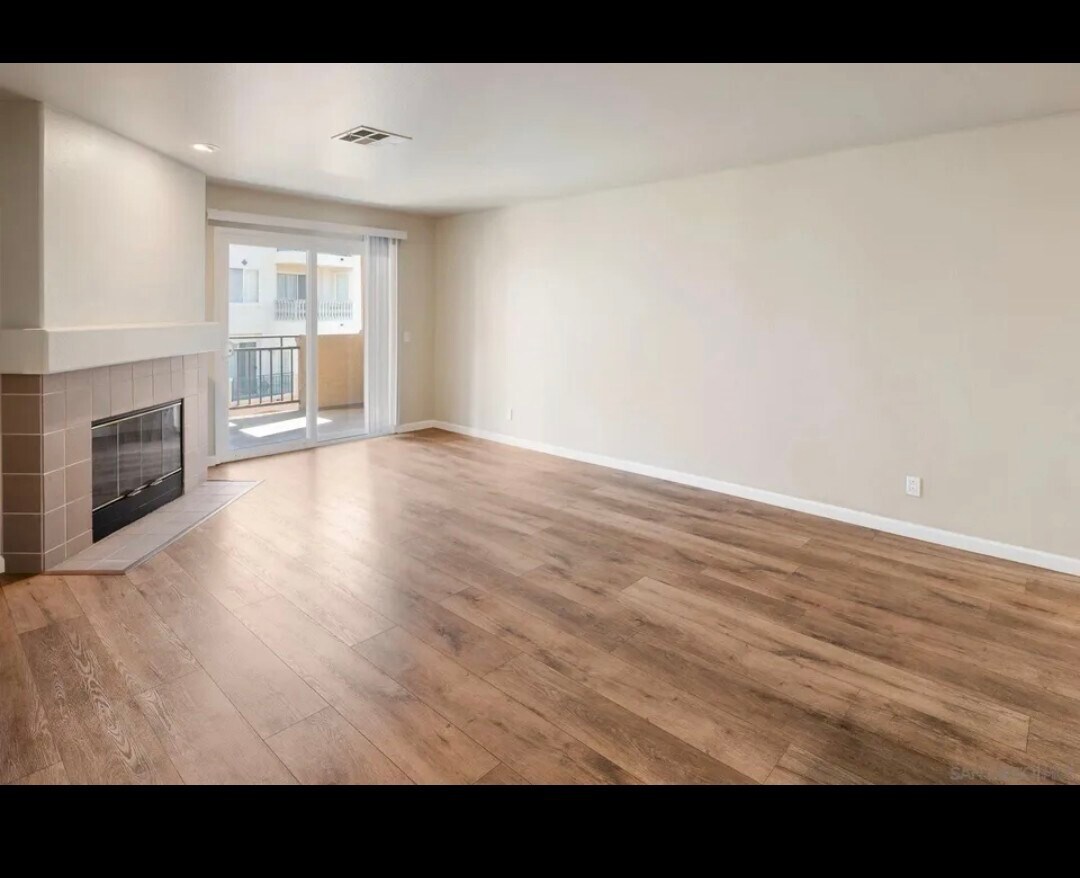 Building Photo - 580 Camino De La Reina