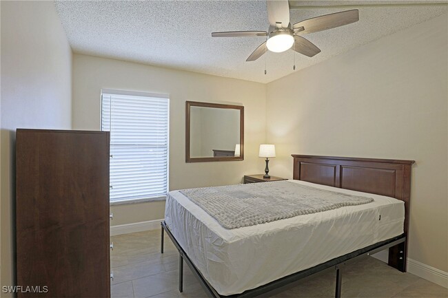 Building Photo - 5327 Summerlin Rd