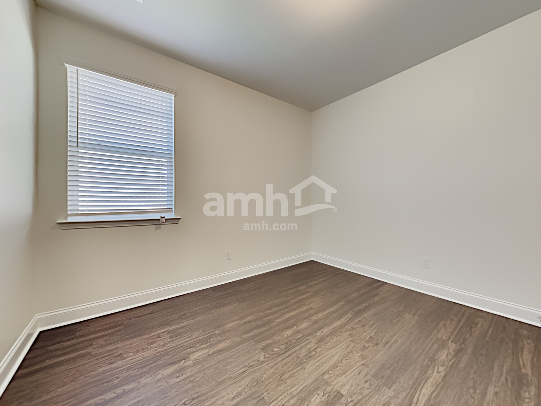 Building Photo - 299 Bering Ln