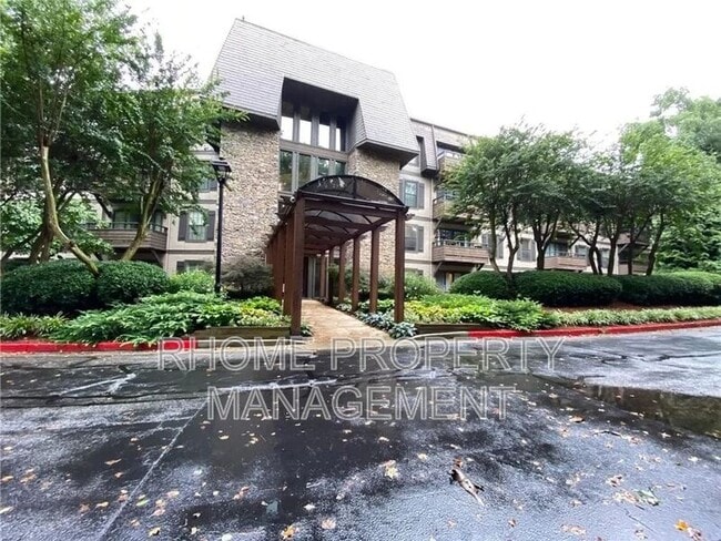 Building Photo - 1418 Highland Bluff Dr S E
