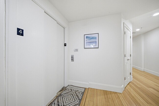 Building Photo - 55 Temple Pl