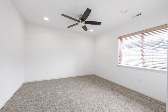 Building Photo - MOVE IN READY NOW! Corner lot, across from park, main floor master and easy I-5, JBLM commute!