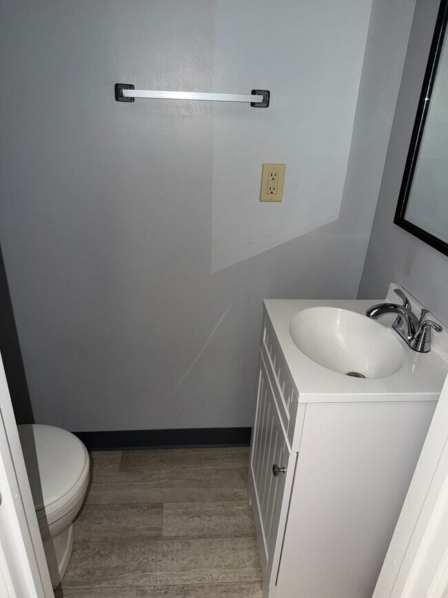 Building Photo - 2712_AUDUBON DR UNIT B