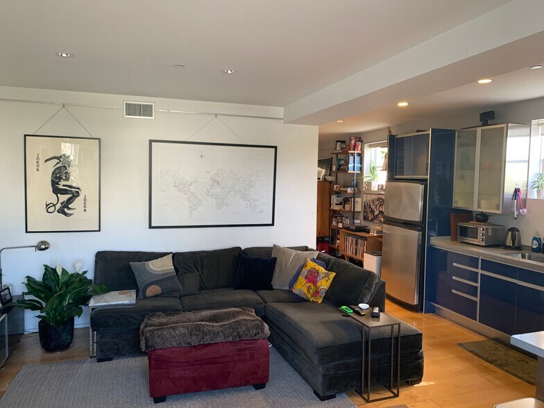 Living room and hallway - 780 Dolores St