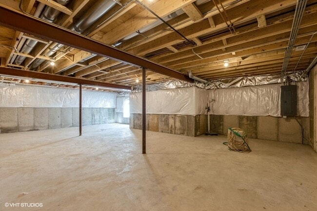 Building Photo - 725 Quail Ln