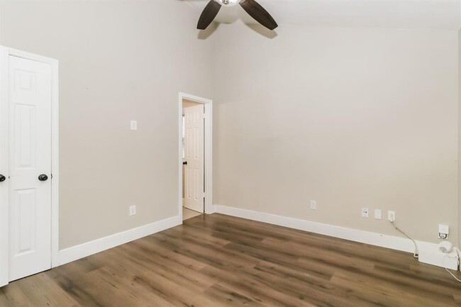 Building Photo - 6323 Avery Island Ave